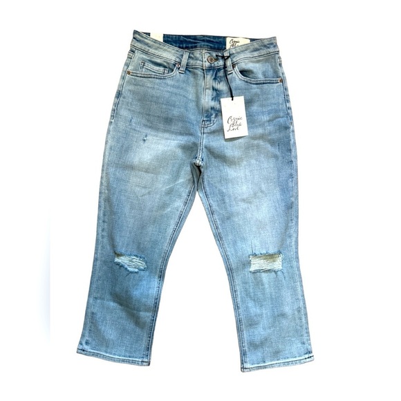 NWT COSMIC BLUE LOVE Size 28 Petite‎ Capri light wash - Picture 1 of 8